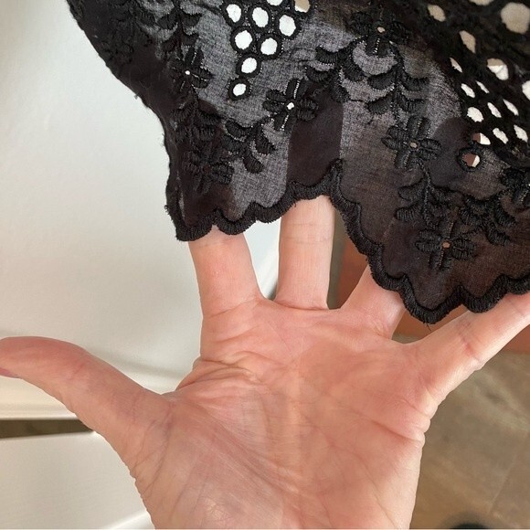 NWOT Tommy Bahama Eyelet Lace Black 3/4 Sleeve Cut Out Crochet Look Top SZ L - Picture 3 of 10